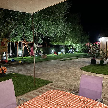 Linett Apartman Hajduszoboszlo Luaran gambar