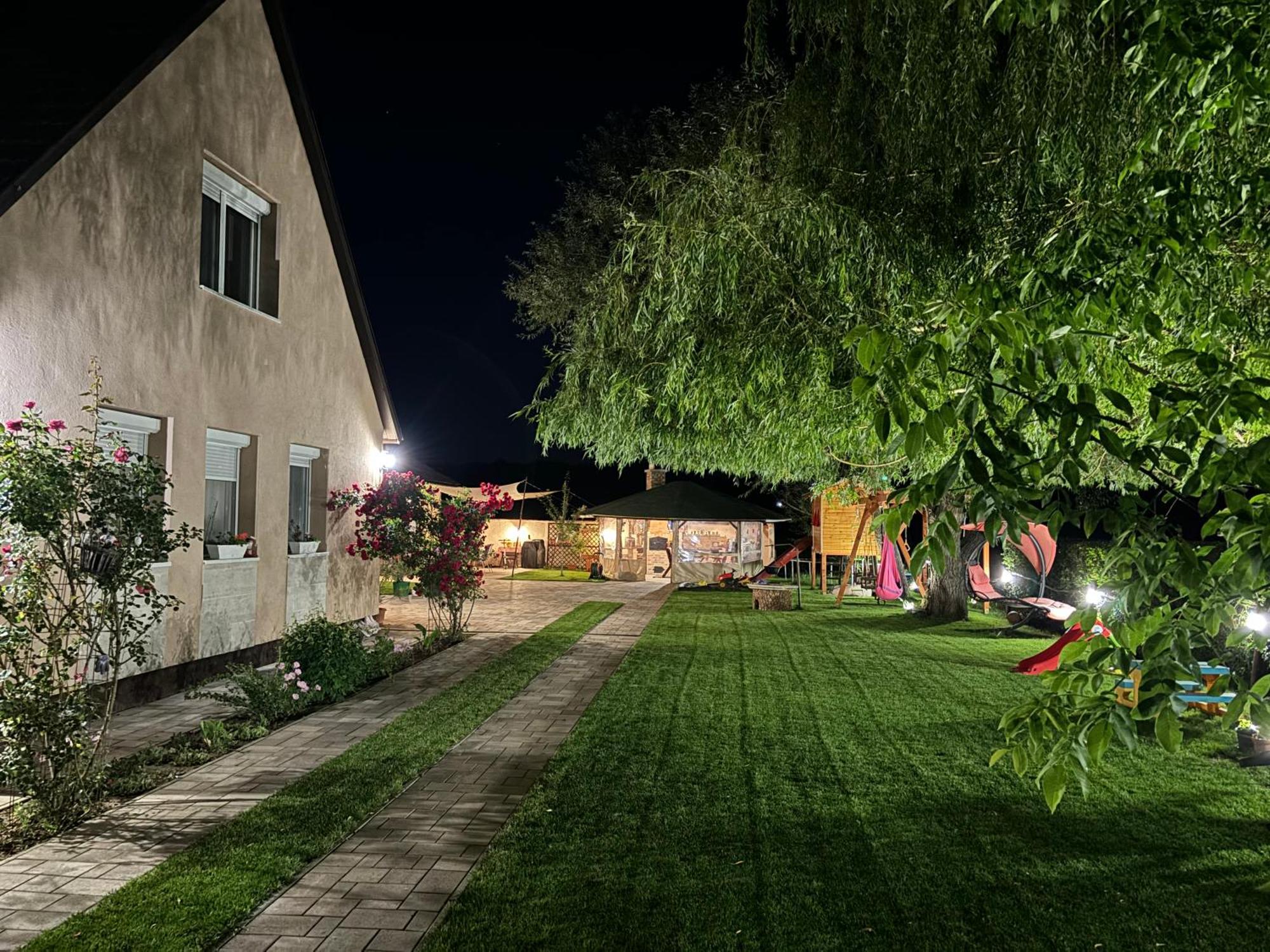 Linett Apartman Hajduszoboszlo Luaran gambar